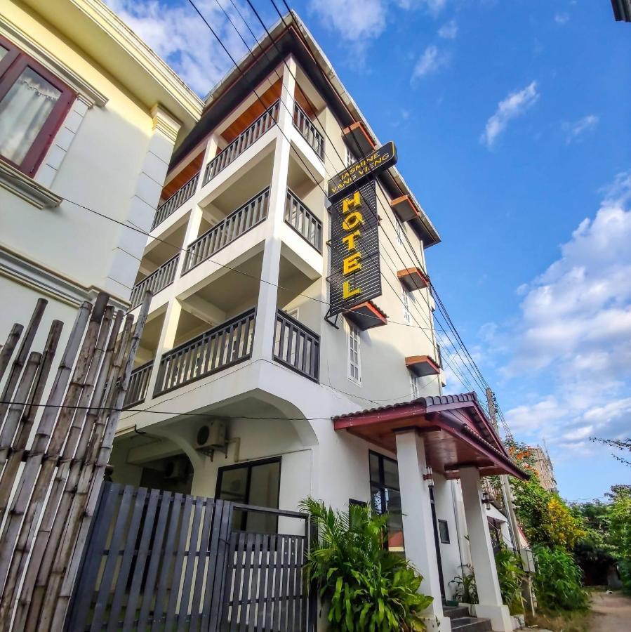 Jasmine Vangvieng Hotel Vang Vieng Esterno foto
