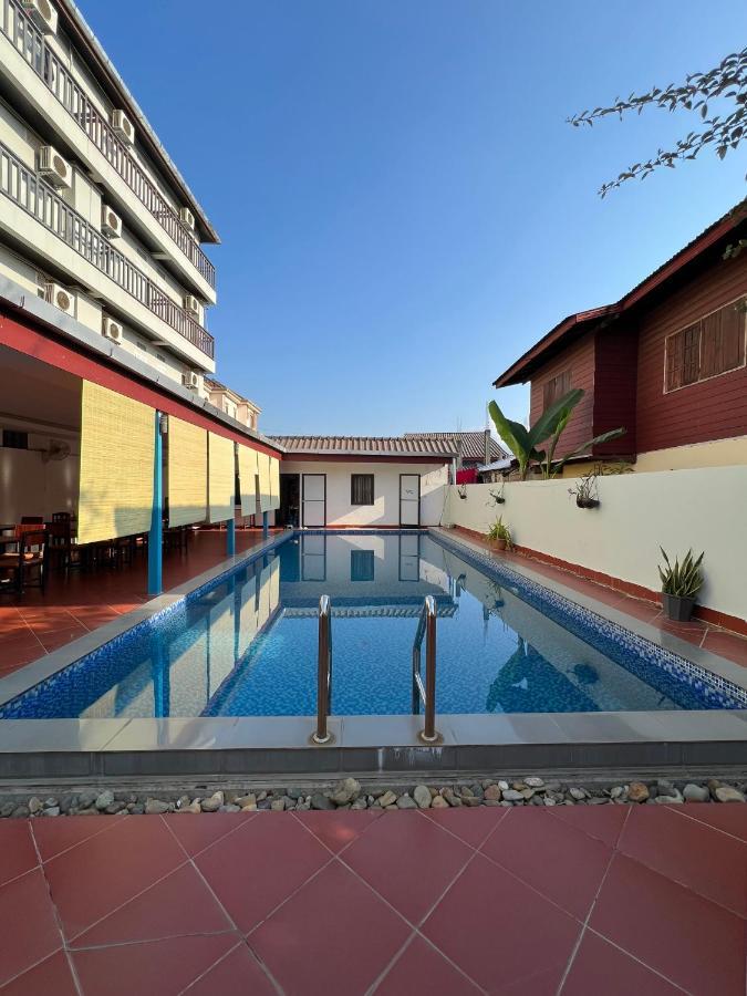 Jasmine Vangvieng Hotel Vang Vieng Esterno foto