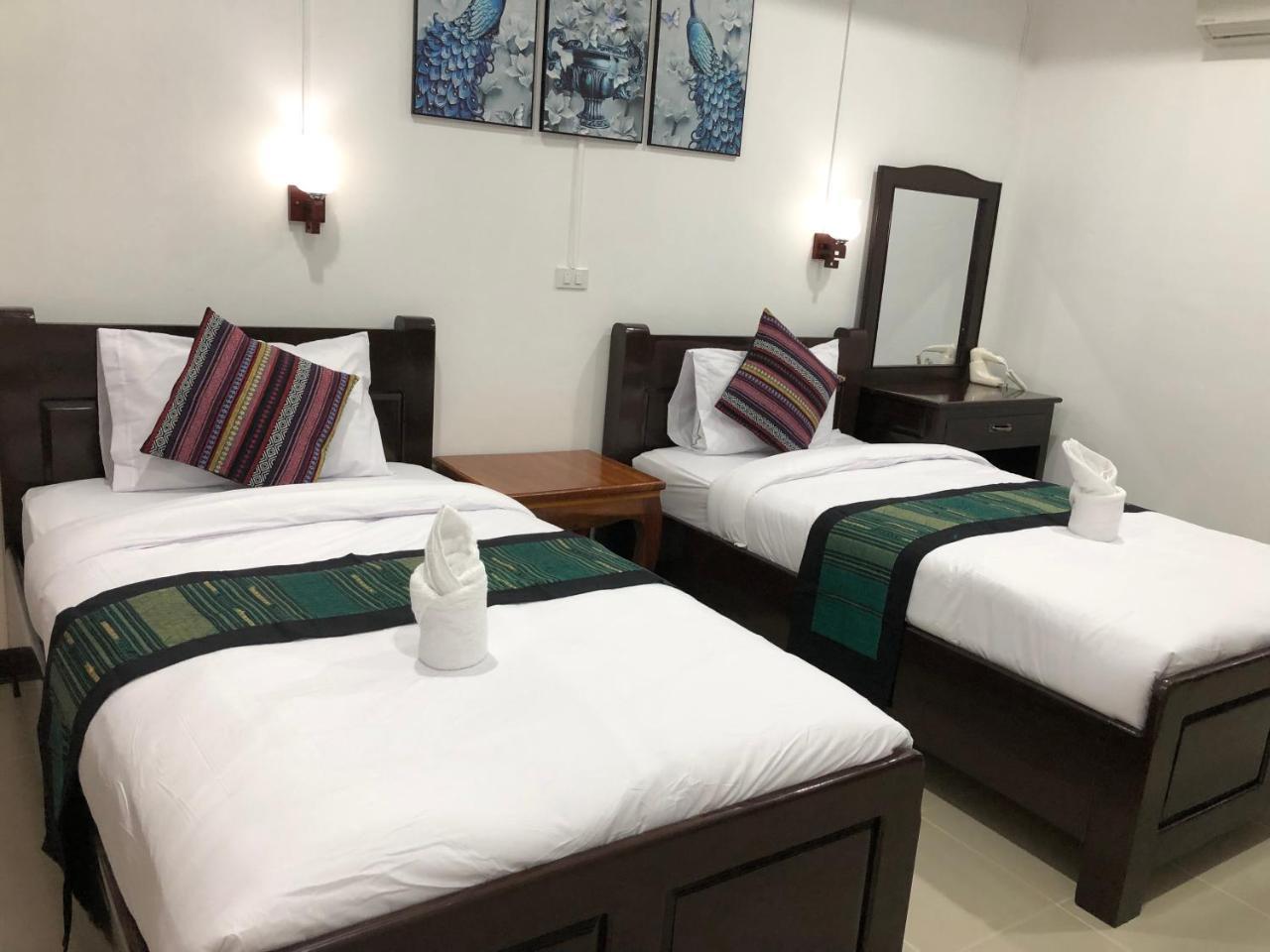 Jasmine Vangvieng Hotel Vang Vieng Esterno foto