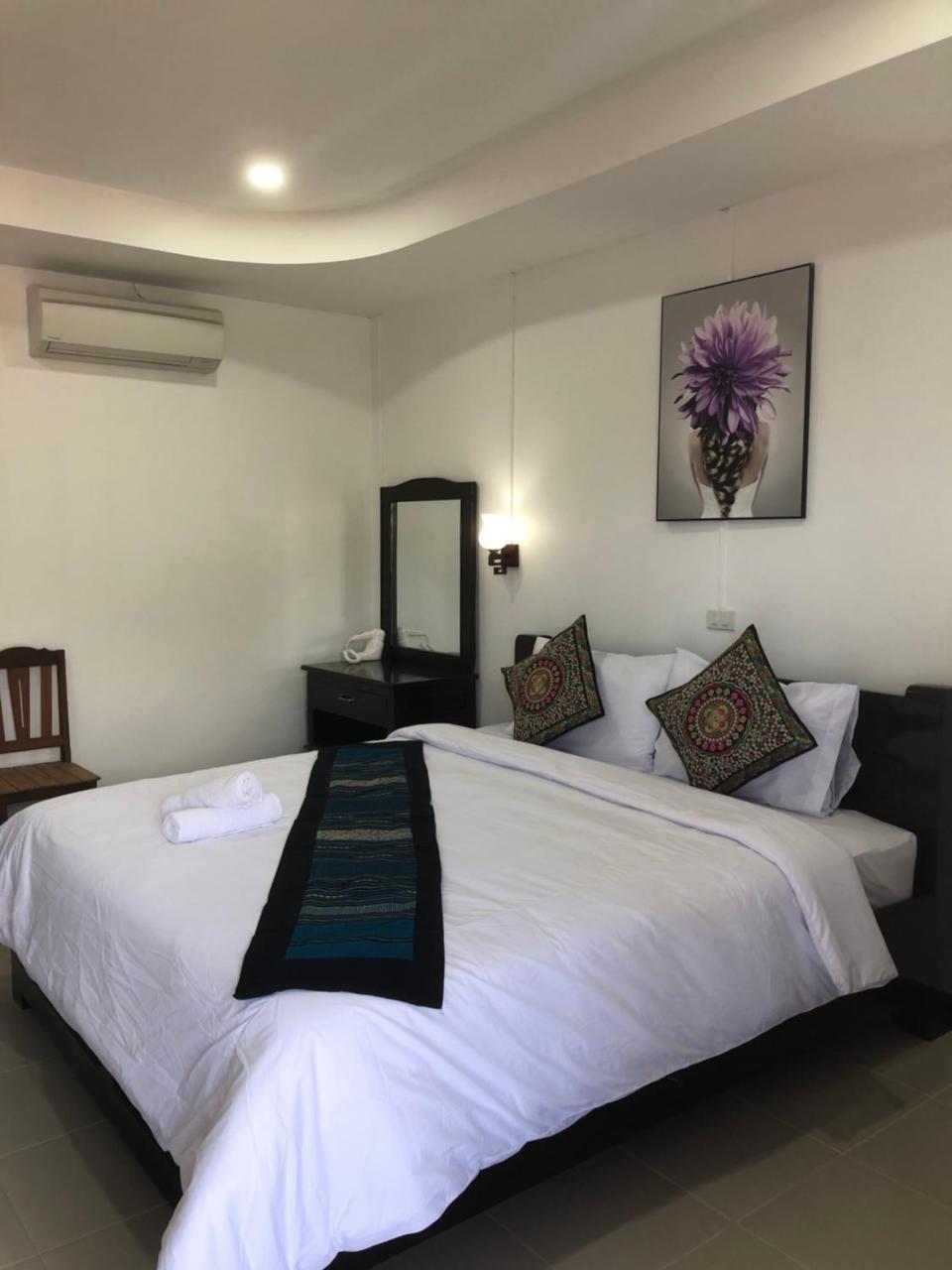 Jasmine Vangvieng Hotel Vang Vieng Esterno foto