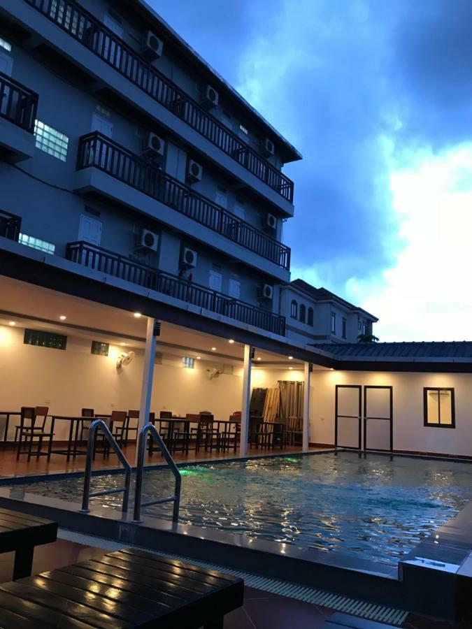 Jasmine Vangvieng Hotel Vang Vieng Esterno foto
